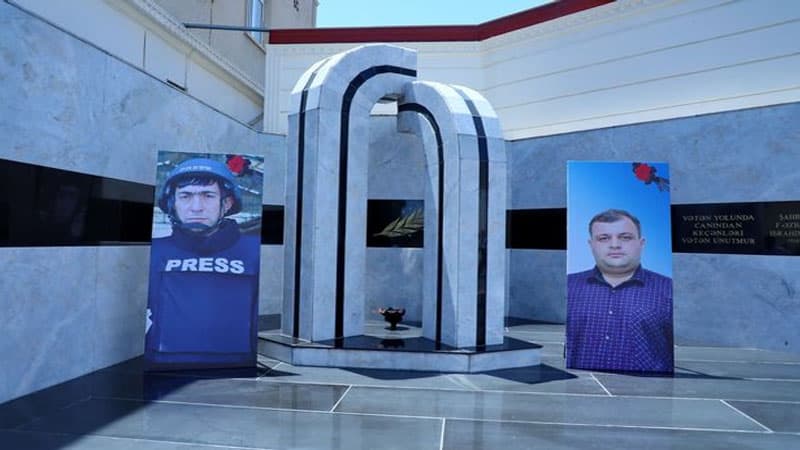Şəhid jurnalistlərin xatirəsi əbədiləşdirildi (FOTO)