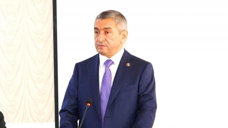 İcra başçısı deputatın xalası oğlunu vəzifəyə təyin etdi