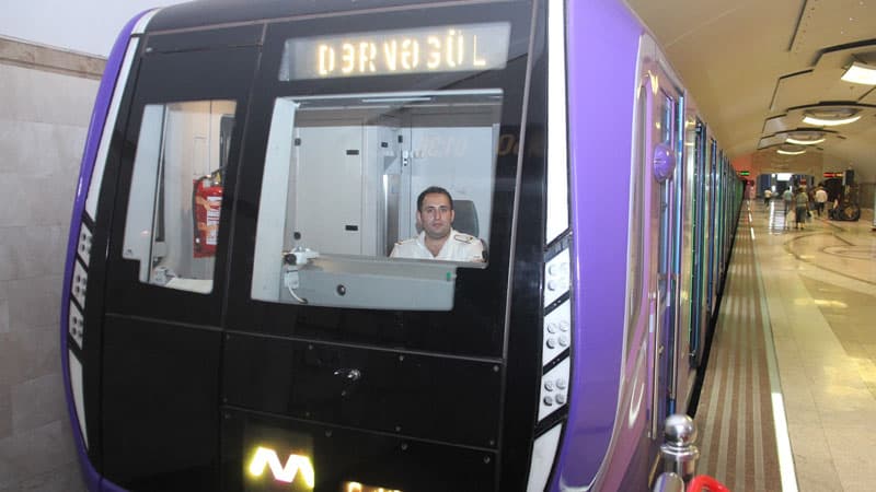 Metroda problem yarandı