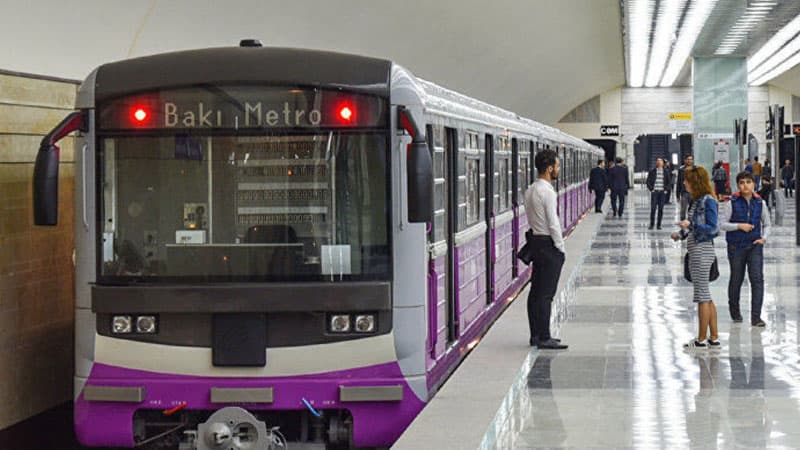 Bakı metrosunda hadisə - Ətrafa qara tüstü yayıldı