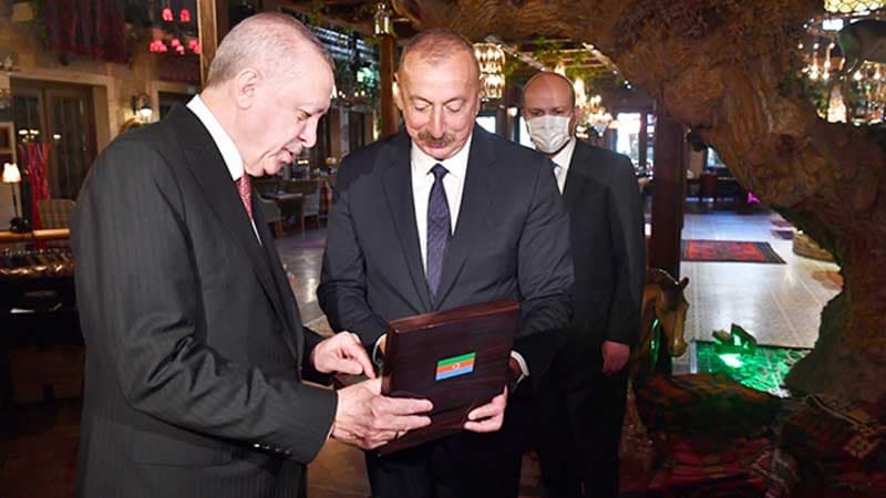 Prezident və xanımından hədiyyə (FOTO/VİDEO)
