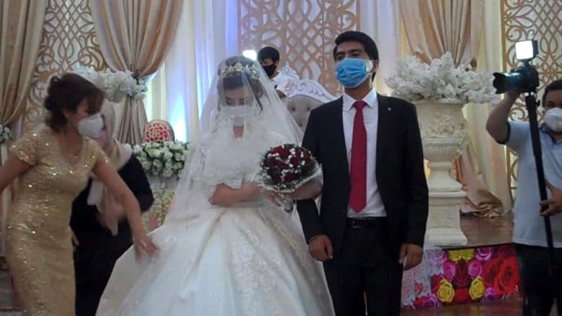 Toylarda maskayla yeyib-içmək necə olacaq?.. (ŞƏRH)