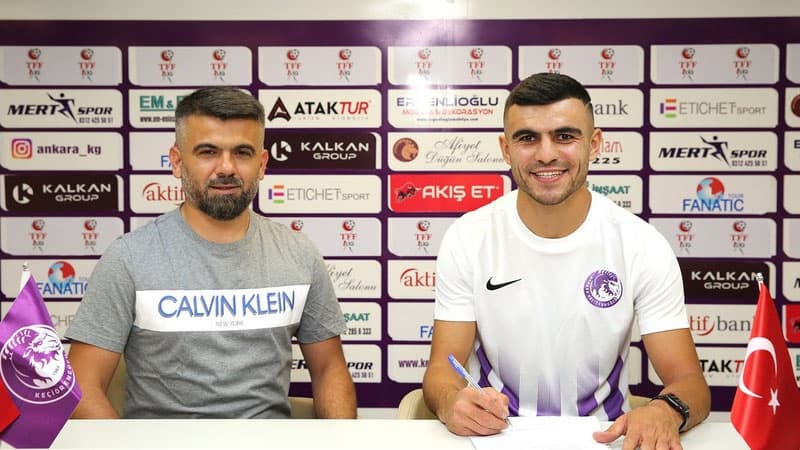 Azərbaycan millisinin futbolçusu rəsmən Türkiyə klubunda (FOTO)