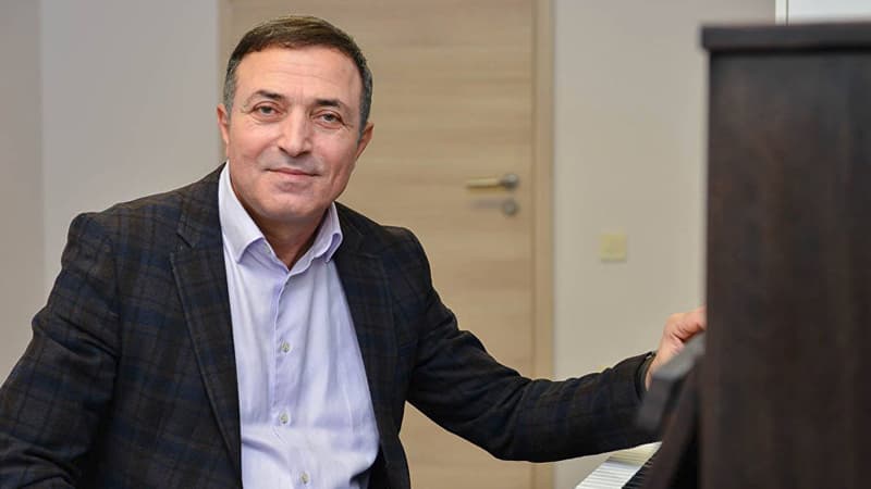 "Onların çoxu heç yerdə işləmir, ancaq toydan dolanır" - Xalq artisti