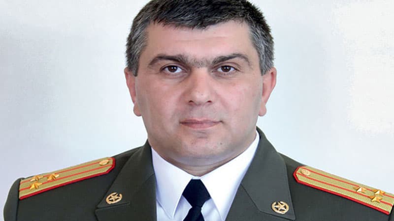 Paşinyanın istefasını tələb edən general işdən çıxarıldı