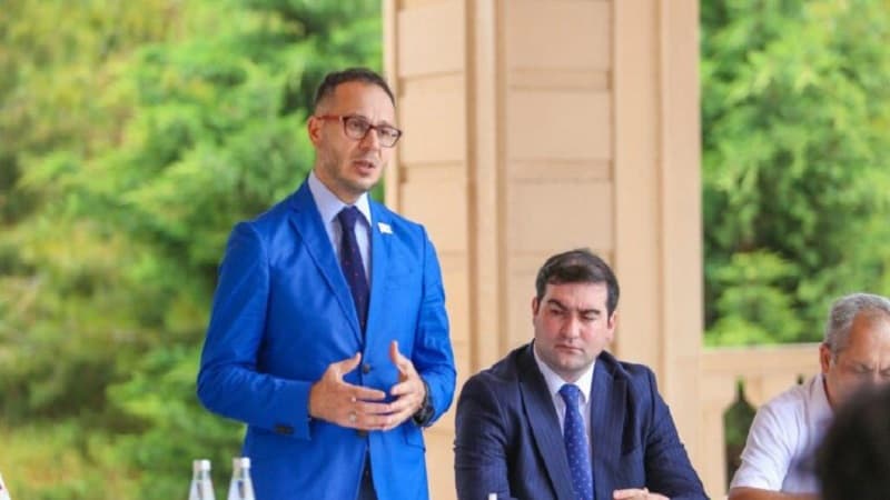 Deputat Ramil Həsən gənclərlə görüşdü (FOTO)