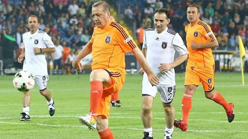 Rəcəb Tayyib Ərdoğan yenidən futbol oynayacaq