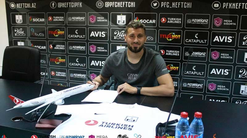 "Neftçi" Fransadan futbolçu transfer etdi (FOTO)