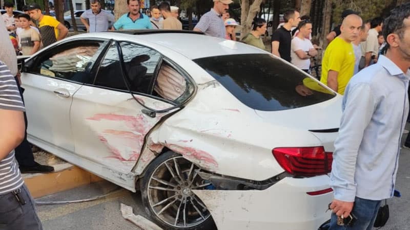 Sumqayıtda toy korteji qəzaya düşdü (FOTO)