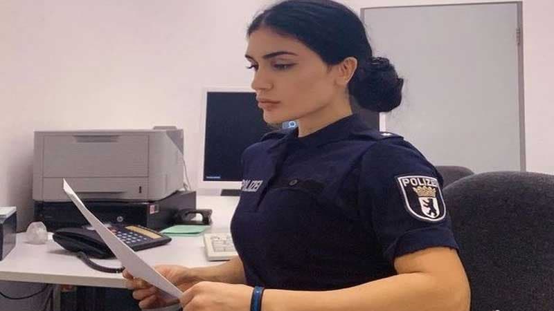 Azərbaycan əsilli alman polisi kitab yazdı (VİDEO)