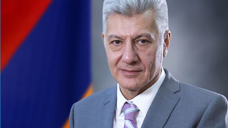 Ermənistan müdafiə nazirinin müavini işdən çıxarıldı