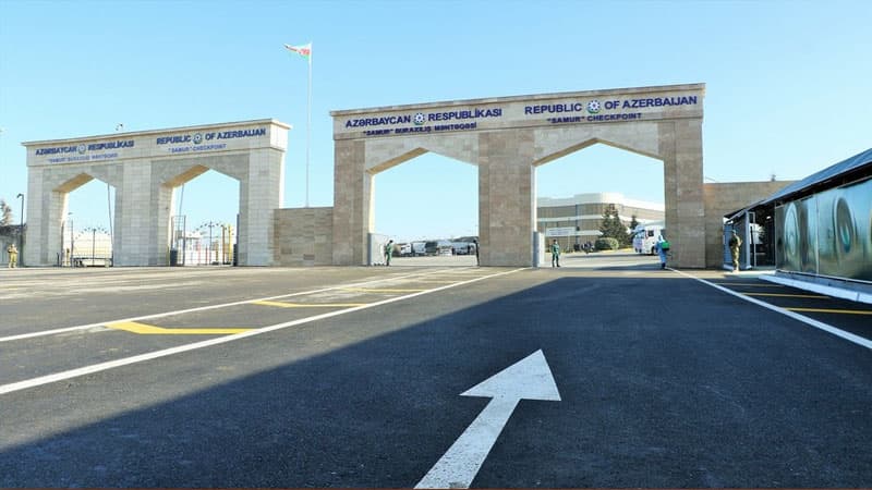 Prezidentin köməkçisi: "Azərbaycanda quru sərhədlərinin açılması müzakirə olunmur"