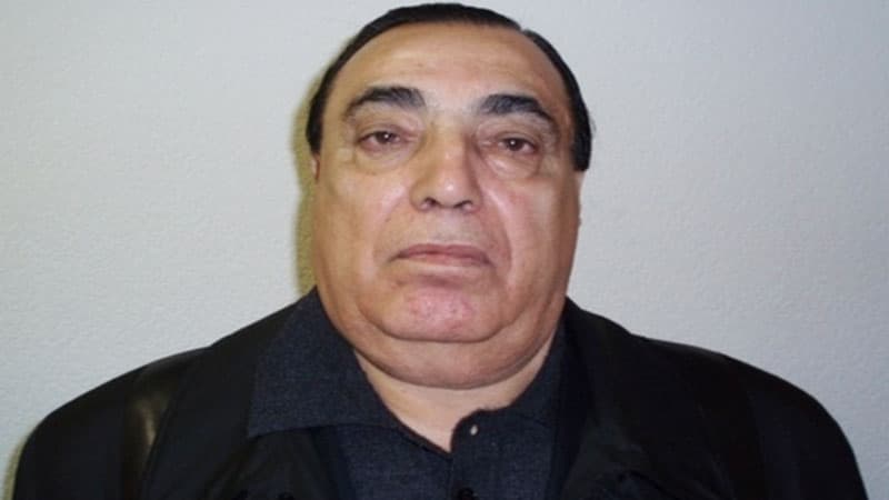 "Ded Xasan"nın nəvəsi azərbaycanlıya 6 kiloqram qızıl atdı