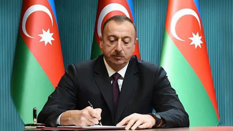 Prezident Rəfiqə Axundovanı “Şöhrət” ordeni ilə təltif etdi