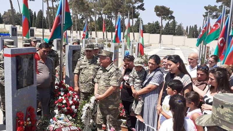 Zabit atanın şəhid oğlunun doğum günü qeyd edildi (VİDEO)