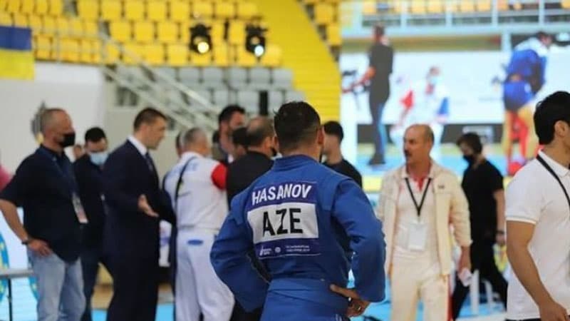 Millimizin məşqçiləri və idmançımız cəzalandırıldı