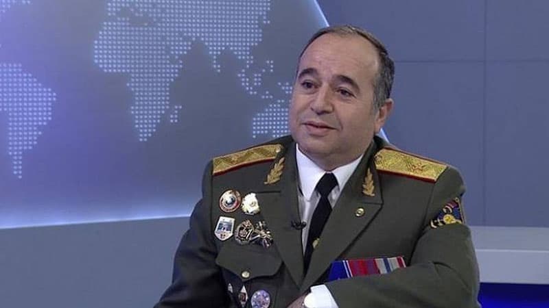Ermənistan müdafiə naziri Şoyqu ilə görüşmək üçün Moskvaya getdi