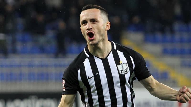 Veteran futbolçulardan Namikə dəstək: “Getsin"