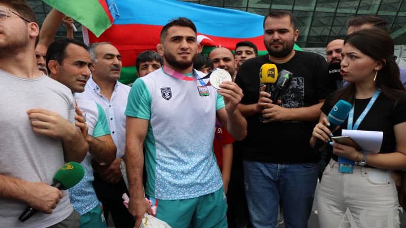 "Finalda hakim haqsızlığı oldu" - Tokio-2020-də gümüş medal qazanmış güləşçimiz