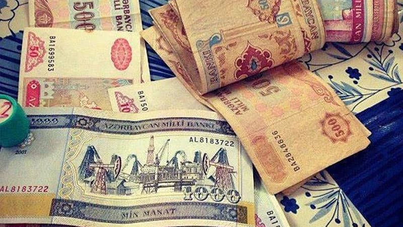 Azərbaycan manatının dövriyyəyə buraxılmasından 29 il keçir (FOTOLAR)