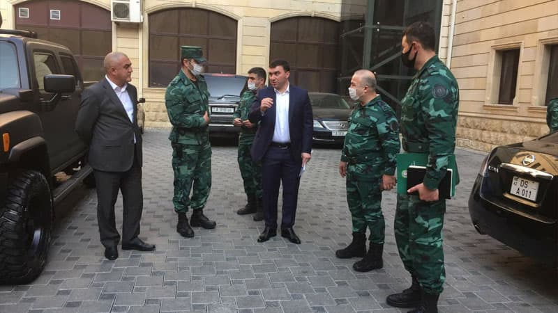 Elçin Quliyev iş adamı Cavidan Qorçıyevi təltif etdi (FOTOLAR)