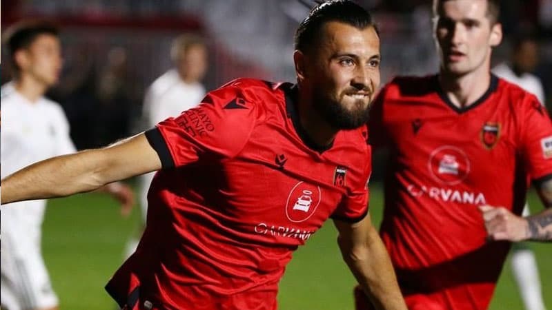 Millimizin sabiq futbolçusu klubu ilə vidalaşdı