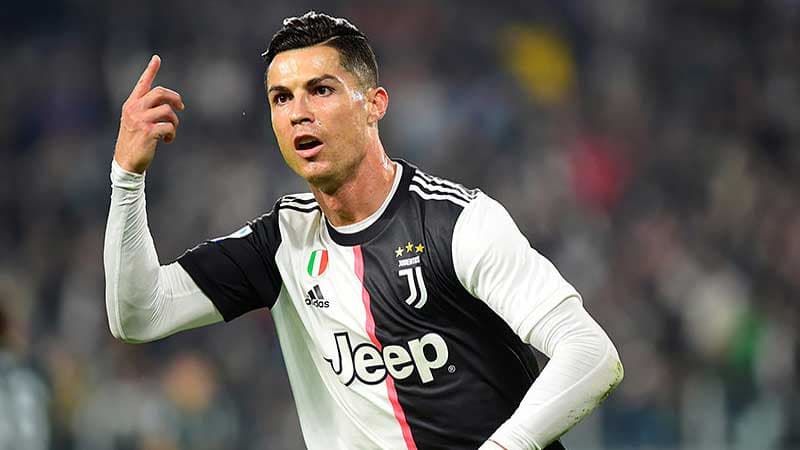 Ronaldo dözmədi: "Gələcəyimin mənasız yerə işıqlandırılması..."