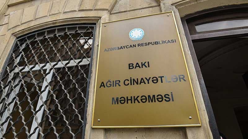 Hakim gömrükçülərin məhkəməsində özü-özünə etiraz etdi