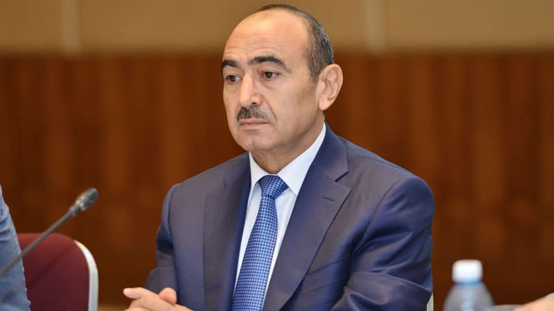 Əli Həsənovdan sərhəddə saxlanılması məsələsinə reaksiya 