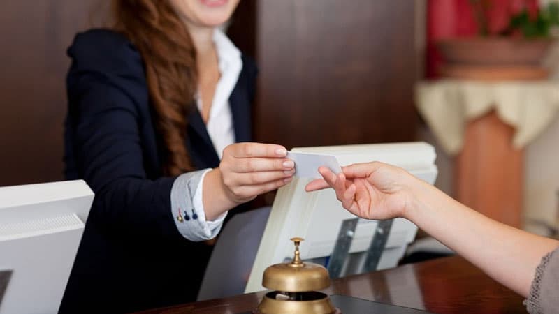 Sabahdan hotellərə hər iki doza vaksini olmayan müştərilər buraxılmayacaq
