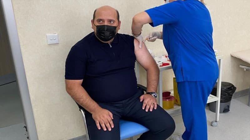 Prezidentin xüsusi nümayəndəsi 3-cü doza peyvənd olundu (FOTO)
