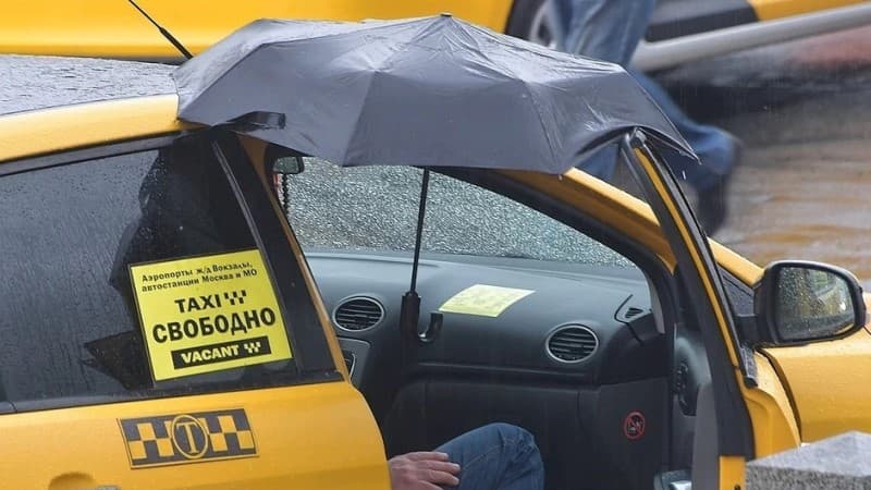 Sərxoş taksi sürücüləri üçün cəzanın sərtləşdirilməsi təklif edildi - Rusiyada