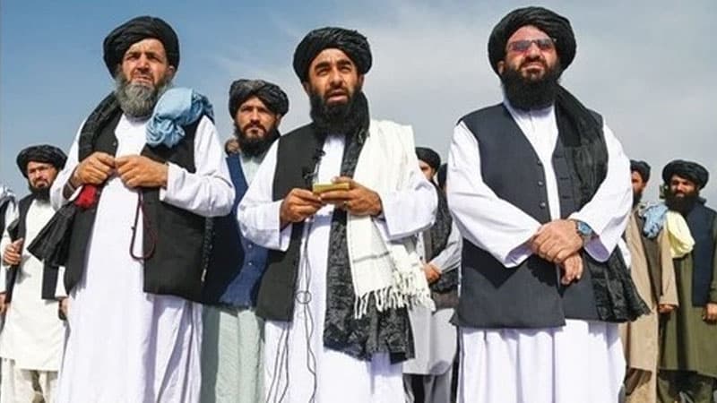 “Taliban” 2 həftəyə "mükəmməl hökumət" vəd edir: Əfqanlar isə başını götürüb qaçır