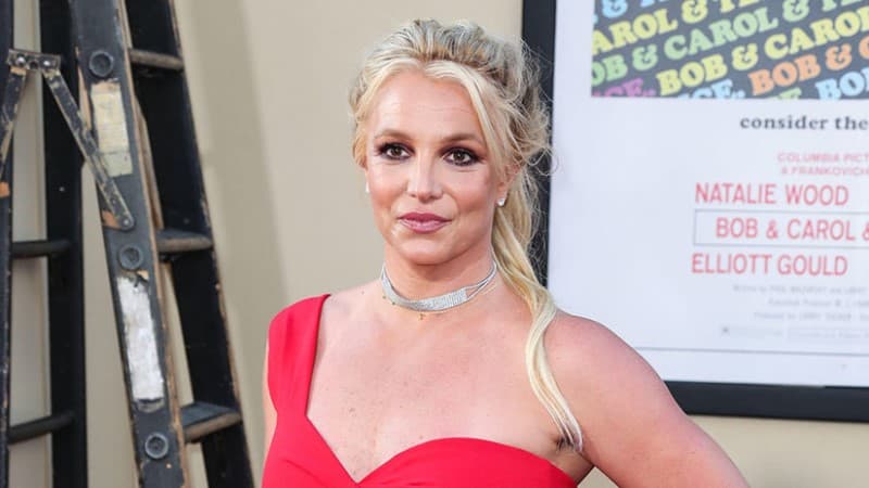 Britni Spirsin atası qəyyumluqdan imtina etmək üçün sənədləri imzaladı