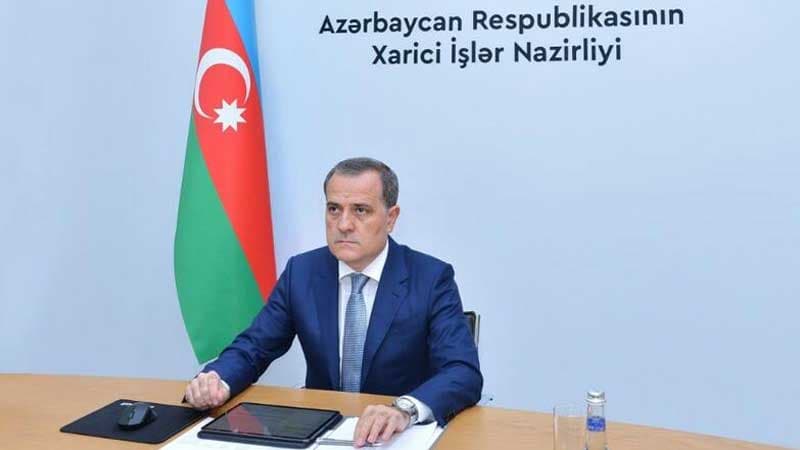 Ceyhun Bayramov diplomatlarla müşavirə keçirdi