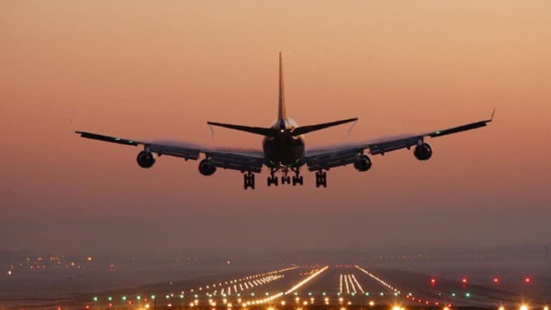Rusiyada "Boeing 767" təyyarəsi qəza enişi etdi