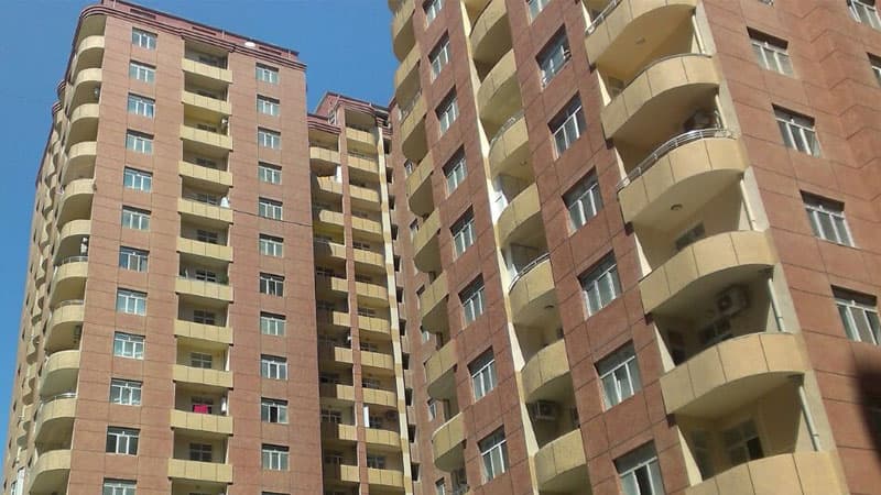 Bakıda bəzi sakinlər şəxsi evlərində kirayə qalır - Ekspert