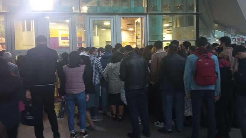 Universitetlərin açılması daha bir problemi üzə çıxardı (FOTO/VİDEO)