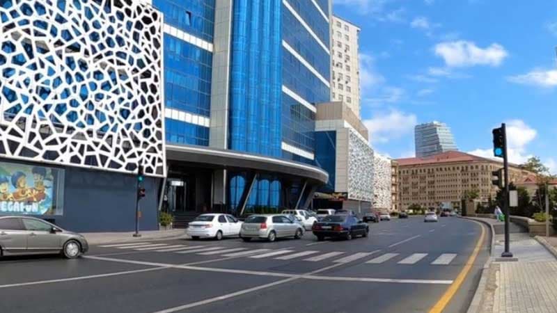 "8 Noyabr” prospektində yeni svetoforlar quraşdırıldı