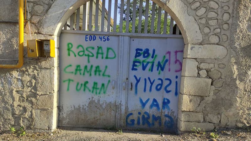 Şuşa divarlarında tale yazıları (FOTOLAR)