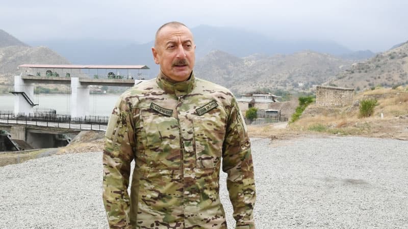 İlham Əliyev: "Serjiki qulağından tutub vəzifələrə gətirən Köçaryan olub"