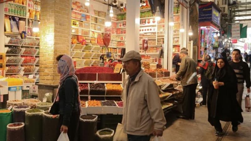 Cəmiyyət olaraq İran mallarının boykotuna başlamalıyıq - Politoloq