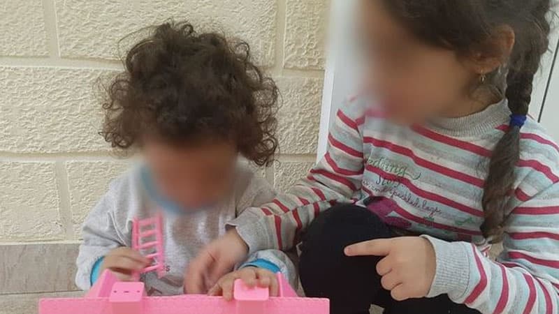 Bakıda sığınacağa atılan iki bacının dialoqu: “Atamdan çox küsmüşəm”