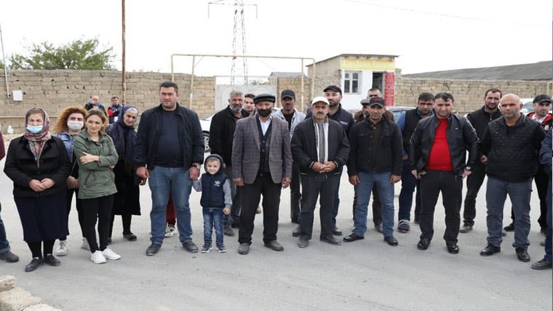 “Azəriqaz” Bakının Qala qəsəbəsinin sakinlərinin problemini dinləyib (FOTOLAR)