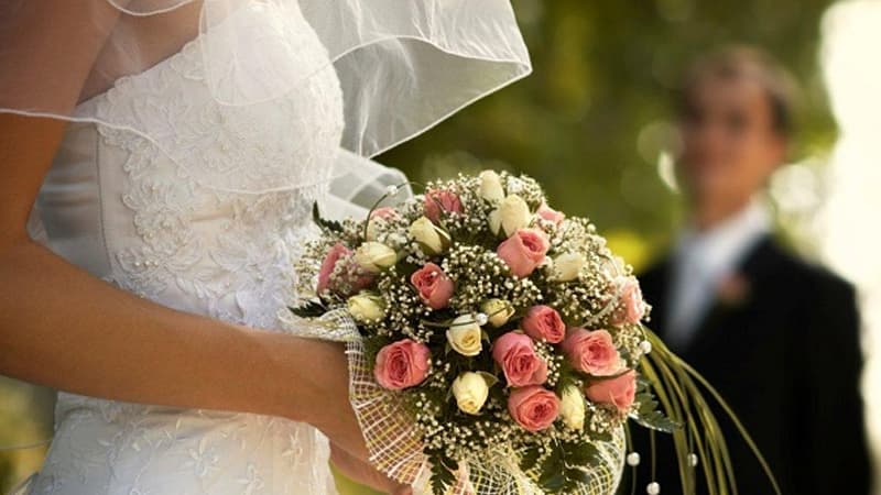 700 bal toplayan gənclər evləndi (FOTO)