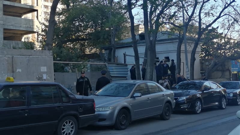 Bakının mərkəzində narkomanların yuvasına çevirilən ərazi təmizlənir (FOTOVİDEO)