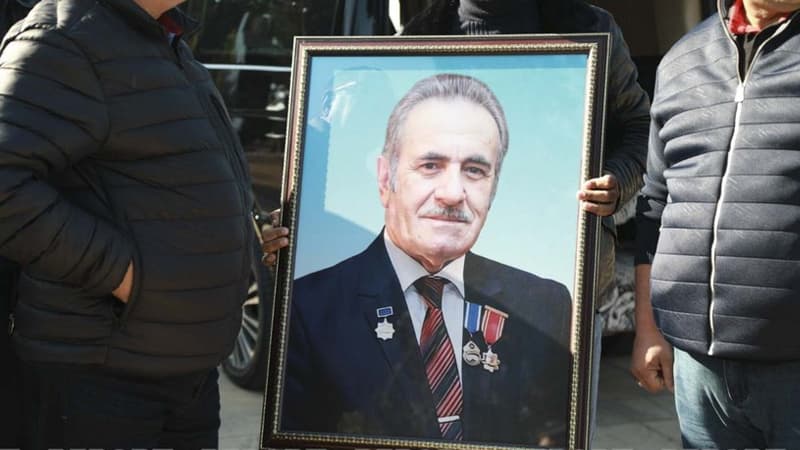 Xalq artisti Canəli Əkbərov dəfn olundu (FOTOLAR)