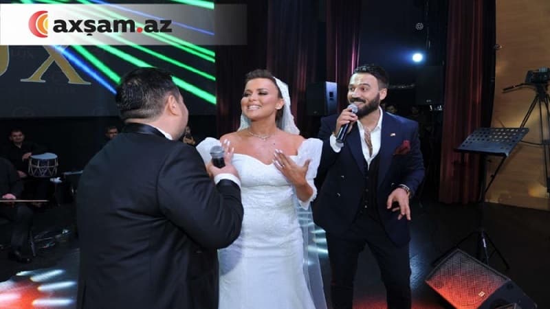 Həyat yoldaşı onun üçün "Səni sevirəm" oxudu (FOTO/VİDEO)