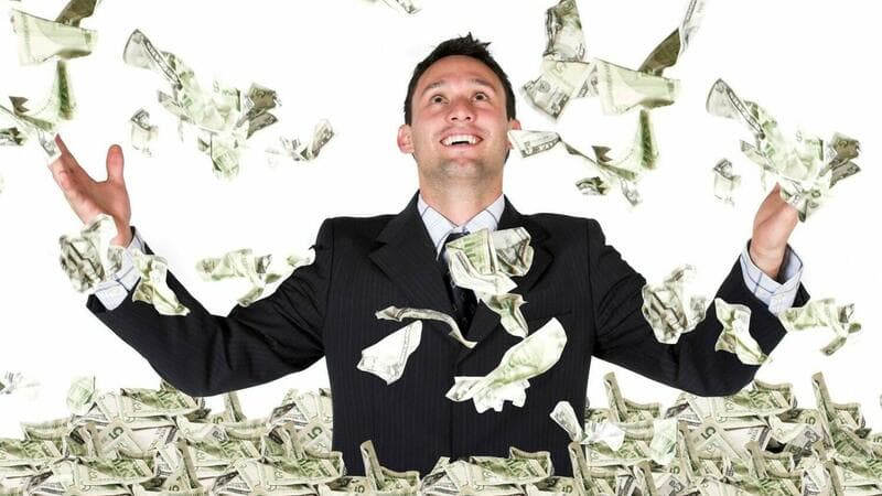 "Forbes” tarixinin ən varlı insanı o oldu