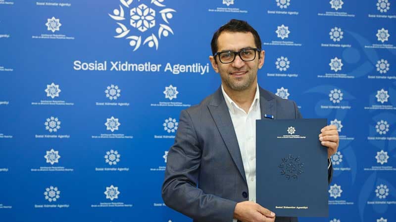 Paralimpiya komandasının baş məşqçisinə mənzil verildi